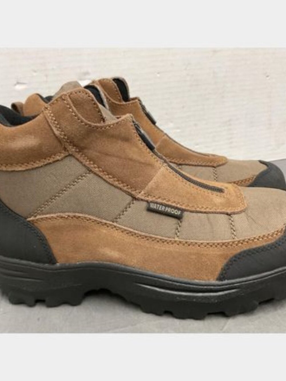 Men's Silvercliff II Mid Waterproof Hiking Boots - Size 9EE